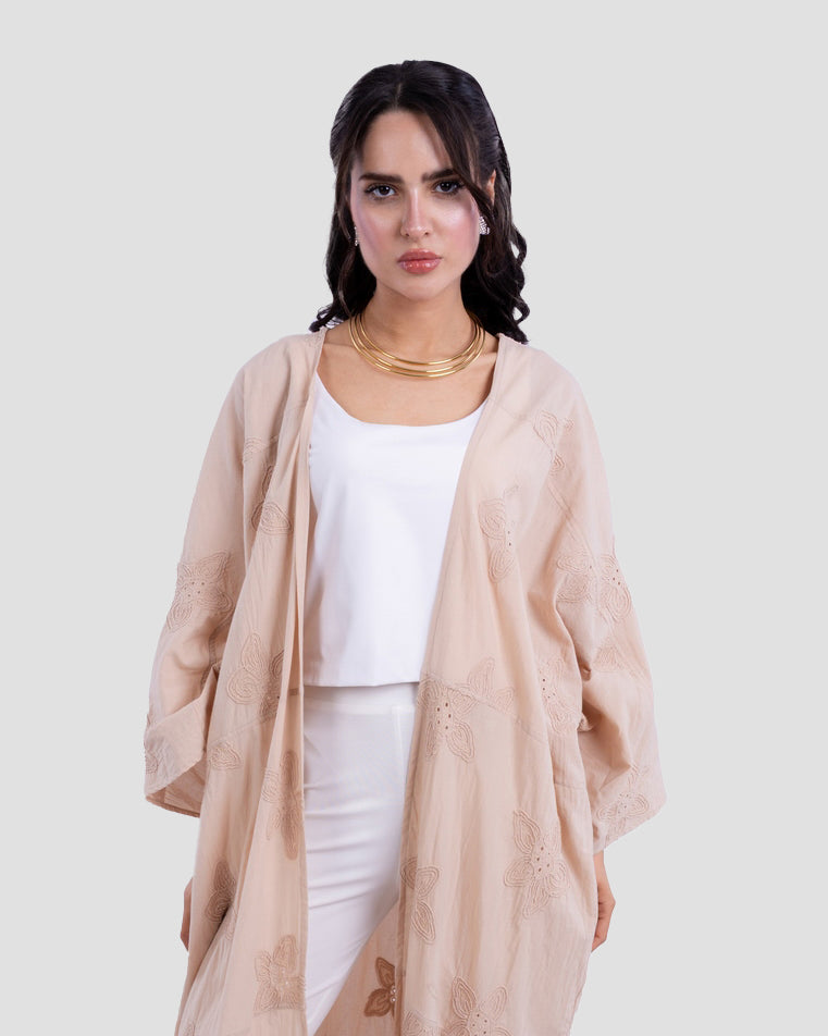 كيمونو طويل مطرز بأكمام واسعة