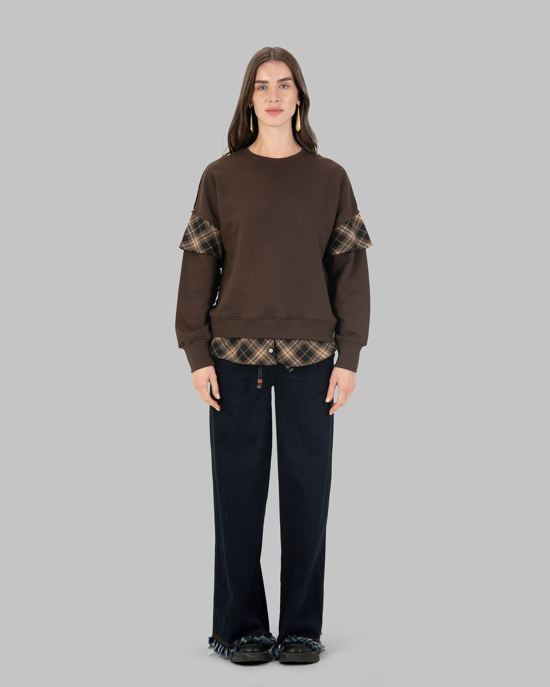 Oversized sweatshirt.