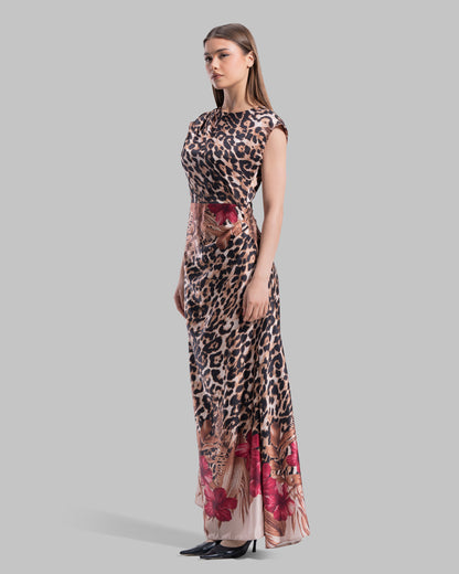 Sleeveless midi dress with a round neckline.