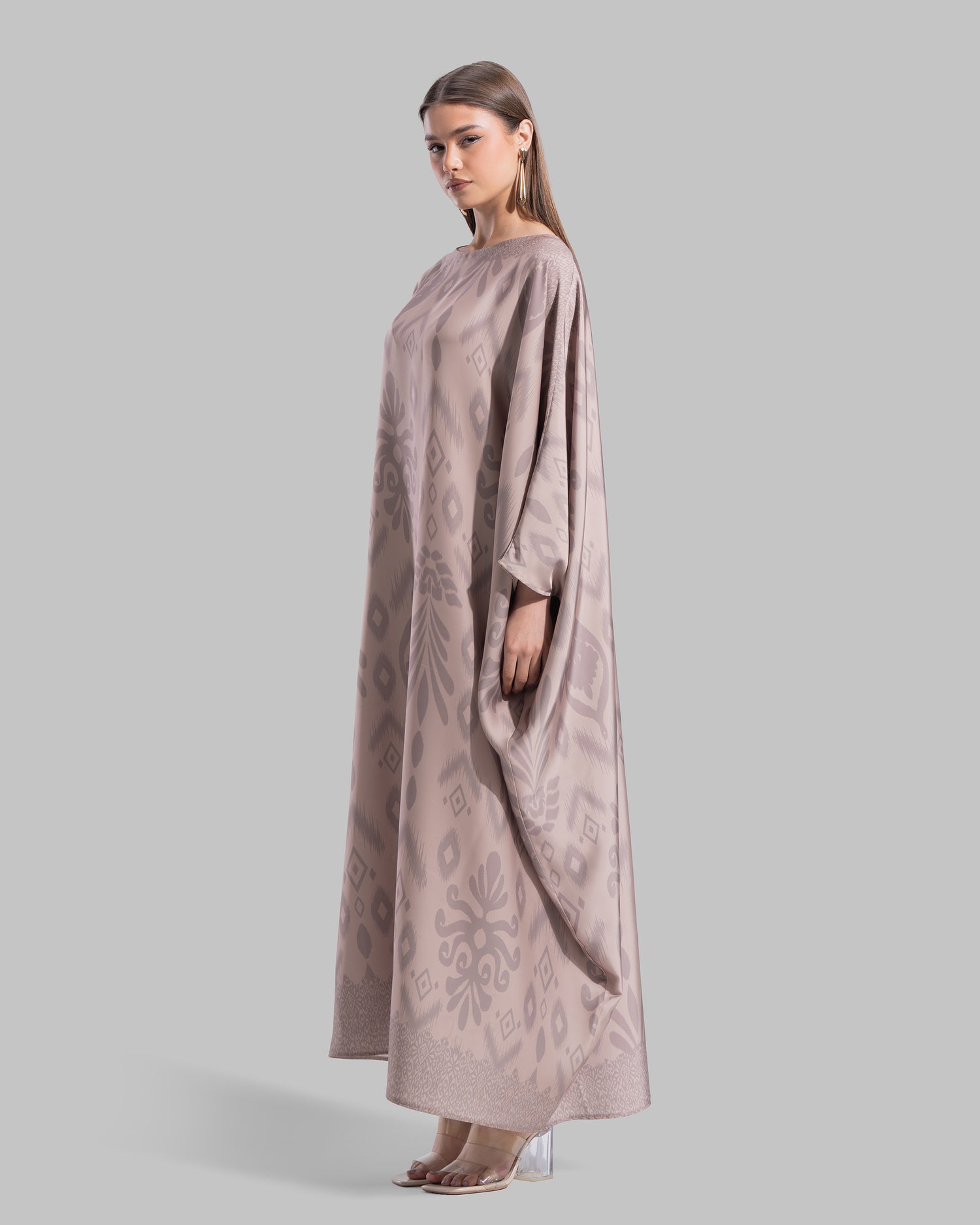 Oversized satin kaftan.