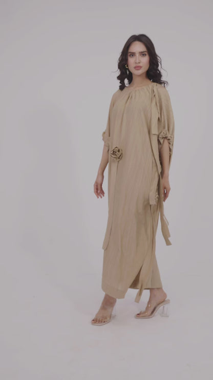 LONG DRESS OVERSIZED WITH 3D FLOWERS